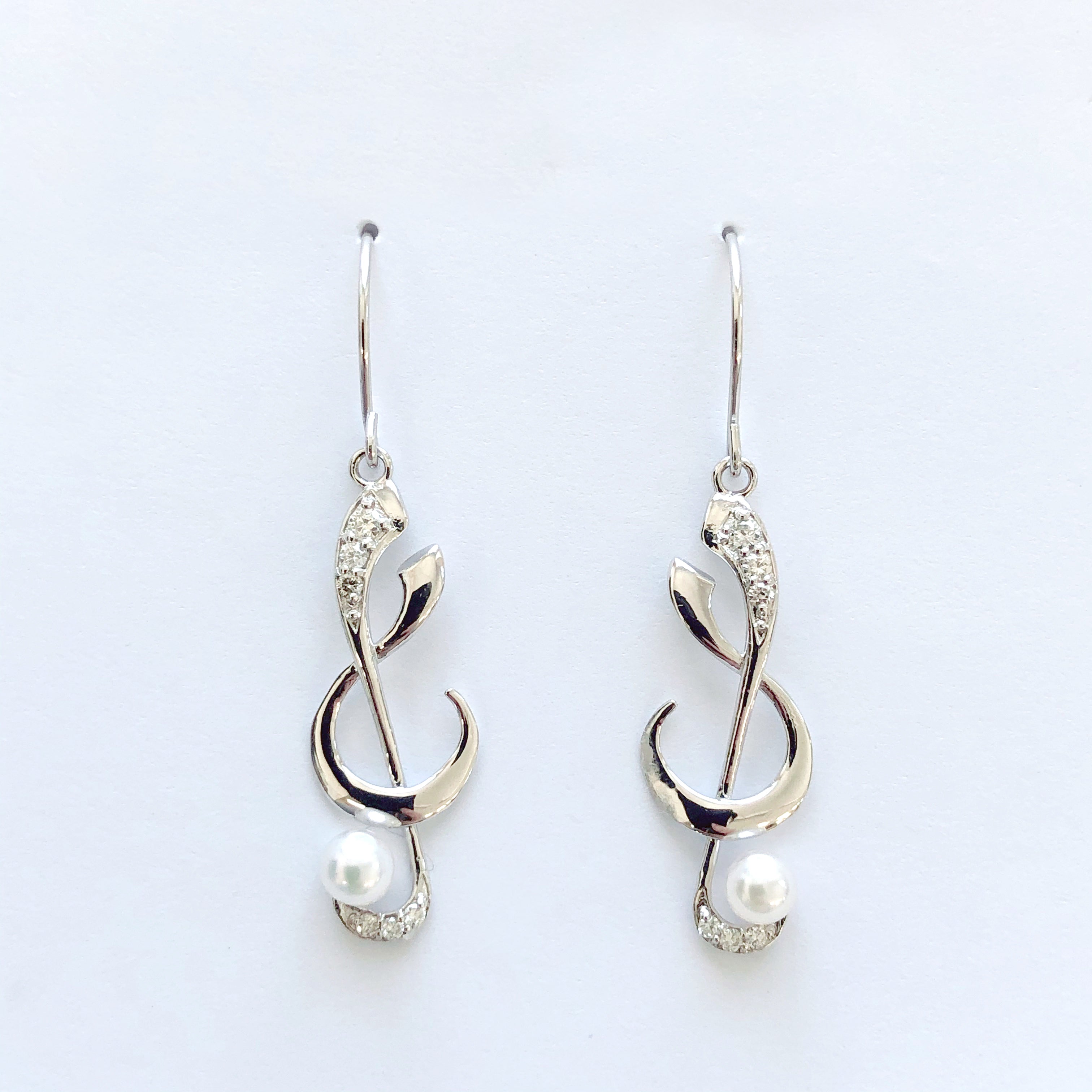<transcy>K10 Pearl Diamond Earrings (WG) P106</transcy>